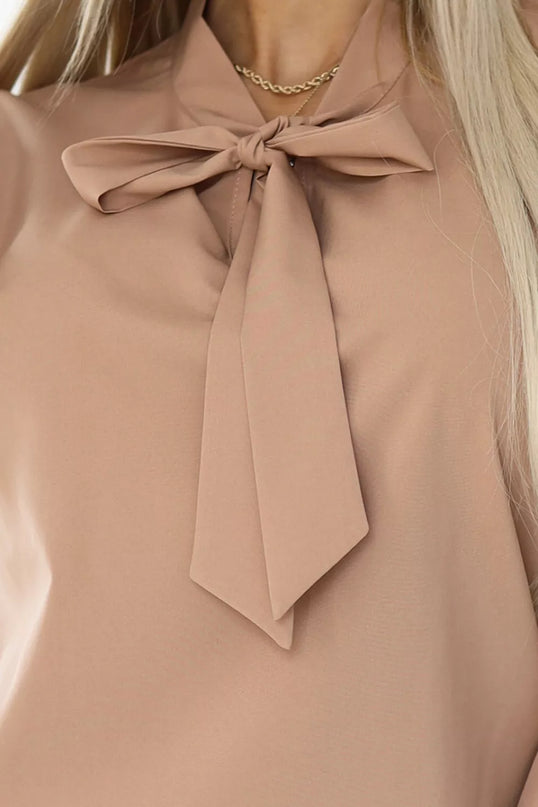140-27 Elegantiška verslo palaidinė ilgomis rankovėmis su kaspinu – MOCHA MOUSSE