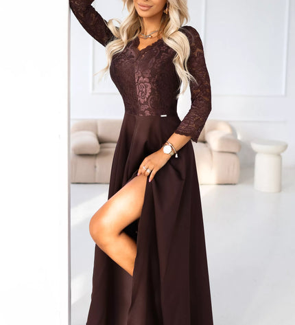 309-14 AMBER Elegantiška ilga nėriniuota suknelė su skeltuku – šokoladinė