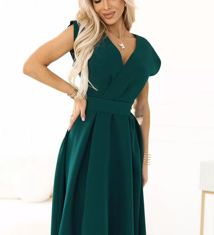 348-11 SCARLETT – platėjanti suknelė su „wrap“ stiliaus iškirpte – butelio žalia