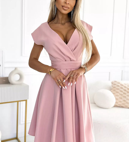 348-9 SCARLETT platėjanti suknelė su V formos iškirpte – PURVINA ROŽINĖ