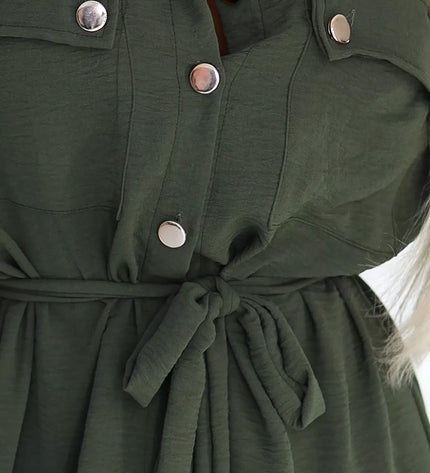 531-5 Midi marškinių stiliaus suknelė su auksinėmis sagomis ir diržu - KHAKI