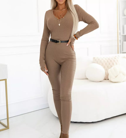 619-1 Patogus ir elegantiškas briaunotas moteriškas kombinezonas su iškirpte - Mocha Mousse spalvos