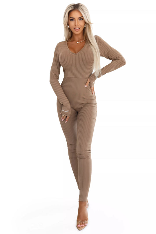 619-1 Patogus ir elegantiškas briaunotas moteriškas kombinezonas su iškirpte - Mocha Mousse spalvos