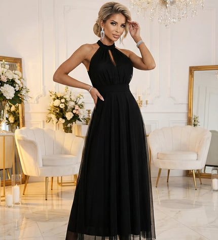 662-2 Elegantiška vakarinė maksi halter suknelė su tiuliu ir surišimu ties liemeniu – juoda