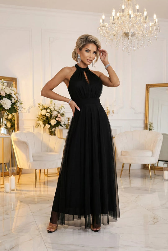 662-2 Elegantiška vakarinė maksi halter suknelė su tiuliu ir surišimu ties liemeniu – juoda